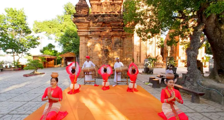 Video 360 Di Tích Tháp Bà Ponagar Nha Trang