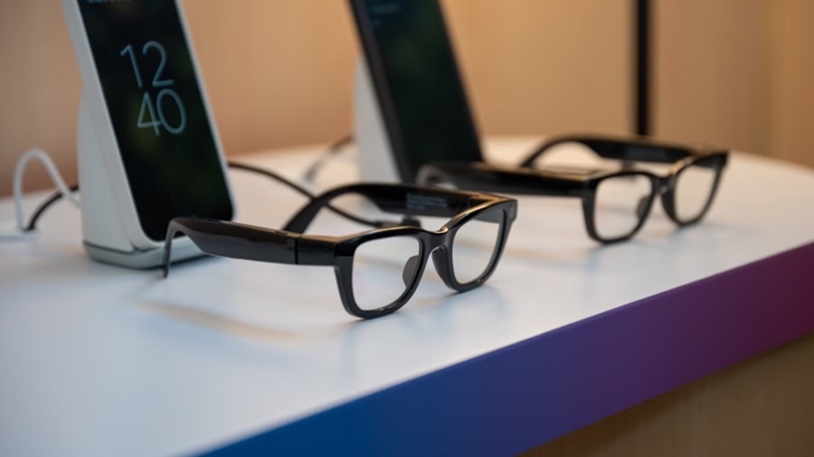 Google hé lộ kính Android XR tích hợp trợ lý AI Gemini 